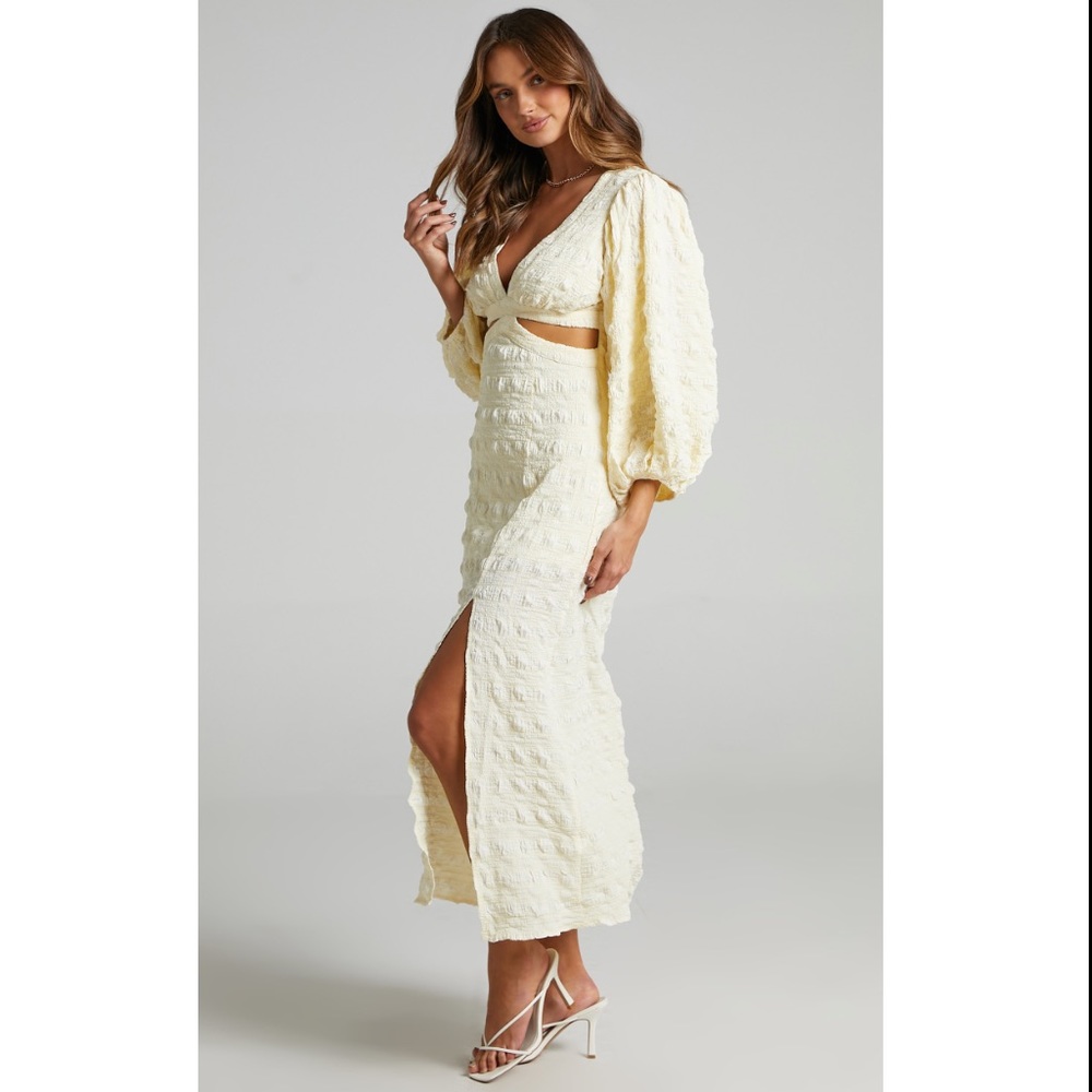TABATHA PUFF SLEEVE CUT OUT MIDI DRESS IN CREAM CHECK